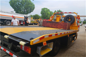 徽州附近拖车电话号码服务